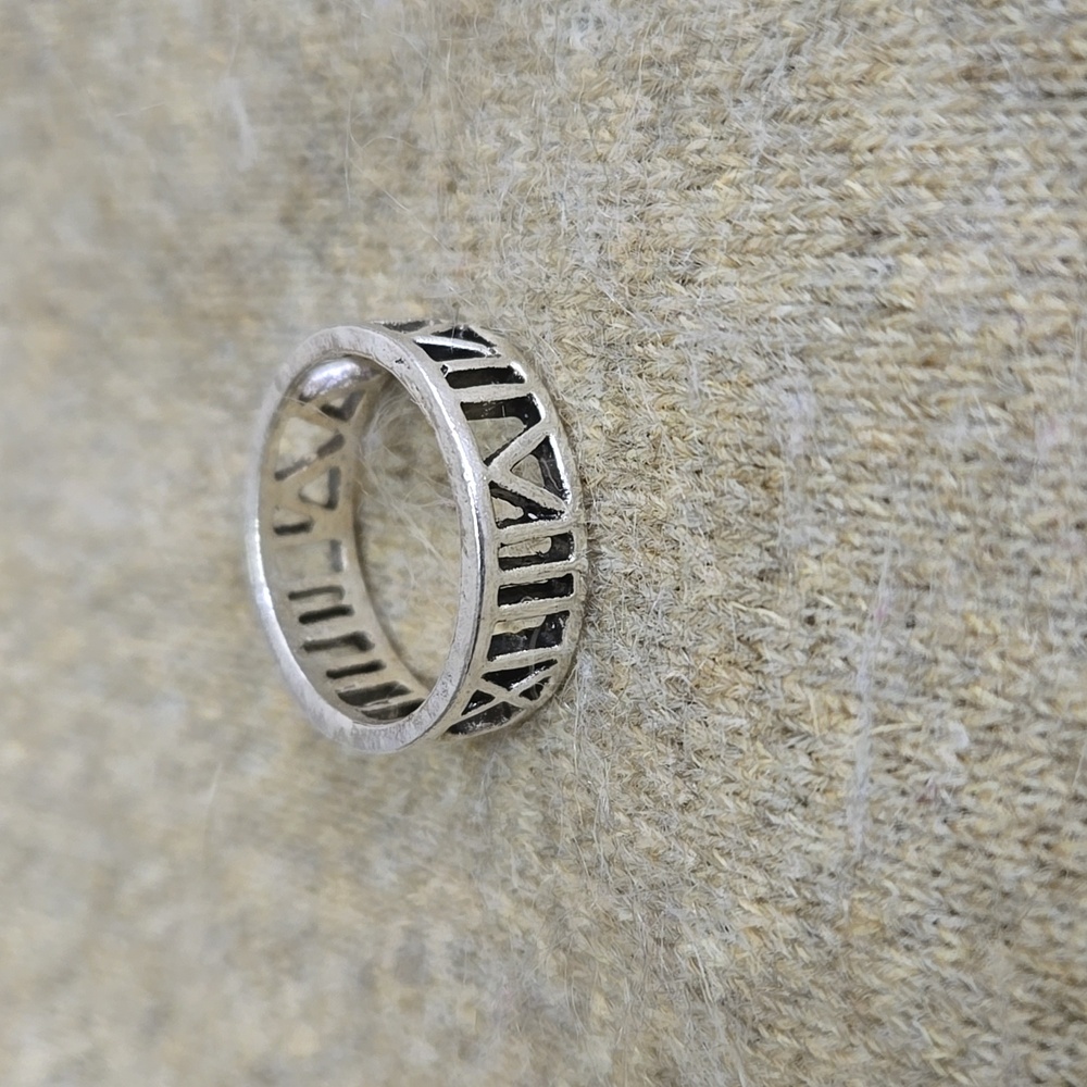 Roman Numeral Ring.Size 8.5.